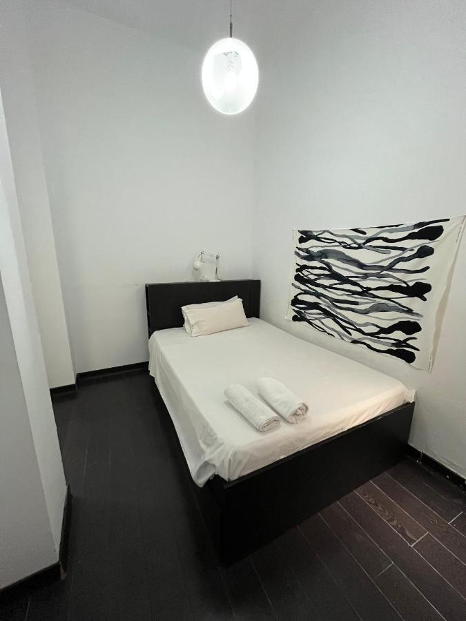 Carretas Duplex Exterior Izquierda Apartment Мадрид Екстериор снимка